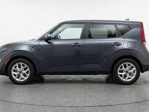 Used 2025 Kia Soul LX w/ LX Technology Package FWD image 5