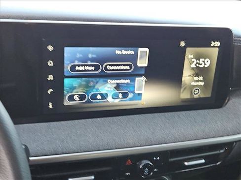 Certified 2025 Nissan Kicks SV FWD image 18