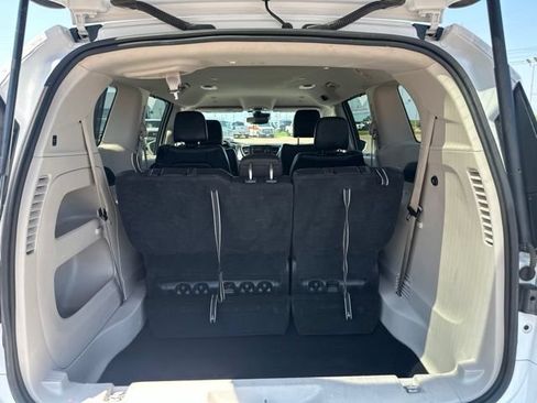 Used 2022 Chrysler Pacifica Touring-L FWD image 20