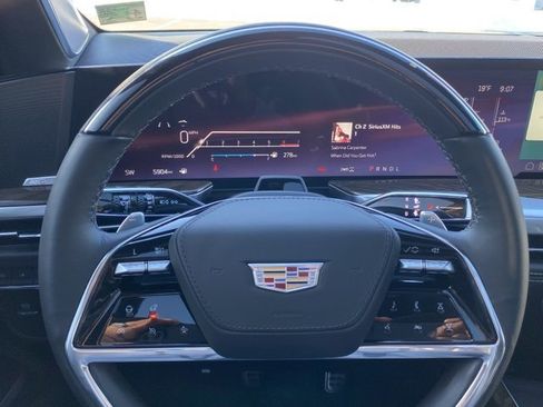 Used 2025 Cadillac Escalade ESV Sport Platinum w/ LPO, ONYX Package image 14