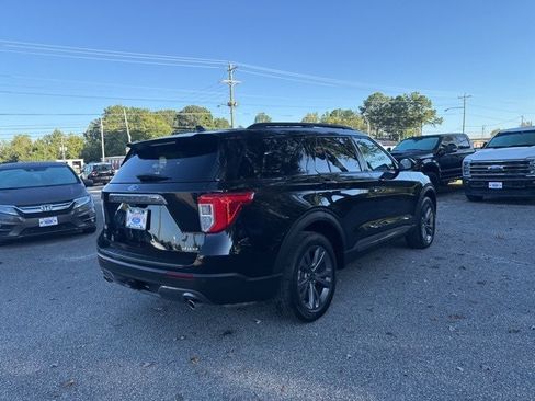 Used 2022 Ford Explorer XLT w/ Equipment Group 202A image 13