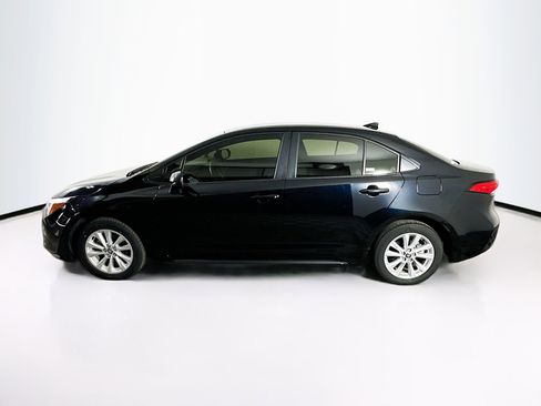 Used 2024 Toyota Corolla LE w/ LE Convenience Package image 4
