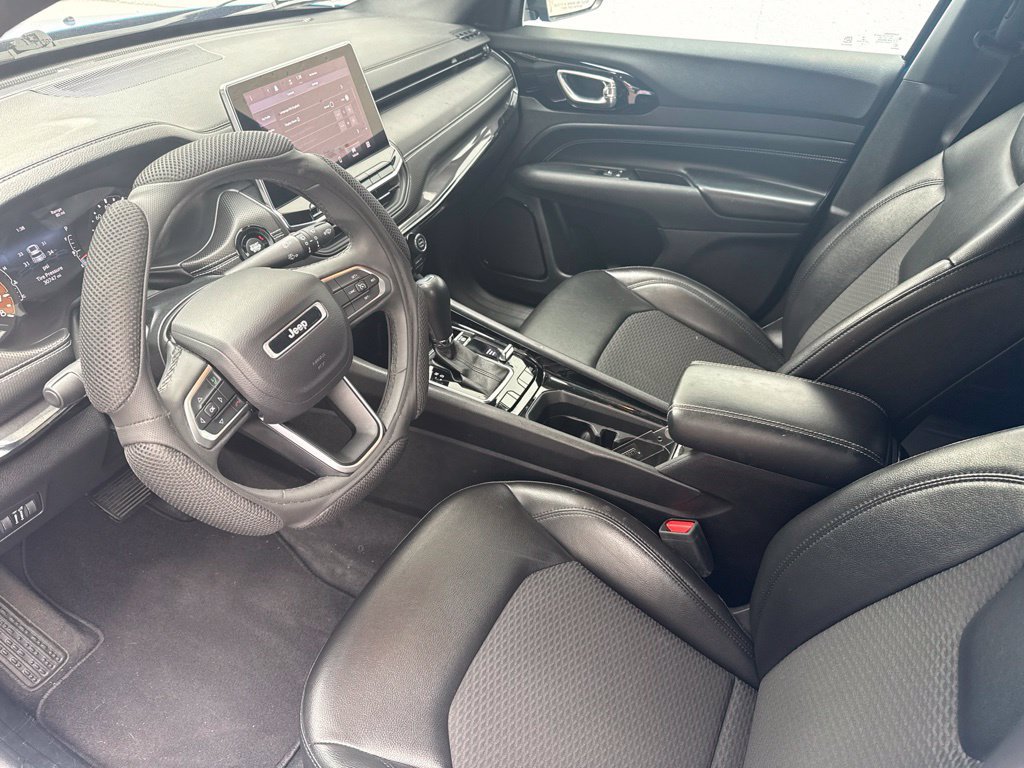 Used 2022 Jeep Compass Latitude AWD/4WD image 3