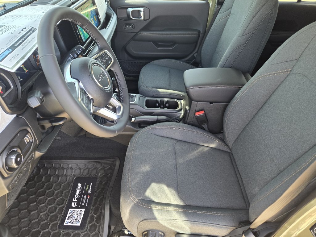 New 2026 Jeep Wrangler Unlimited Sahara AWD/4WD image 10