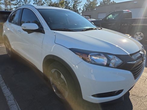 Used 2018 Honda HR-V EX-L image 8