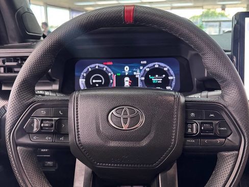 Used 2025 Toyota Tacoma TRD Pro AWD/4WD image 7