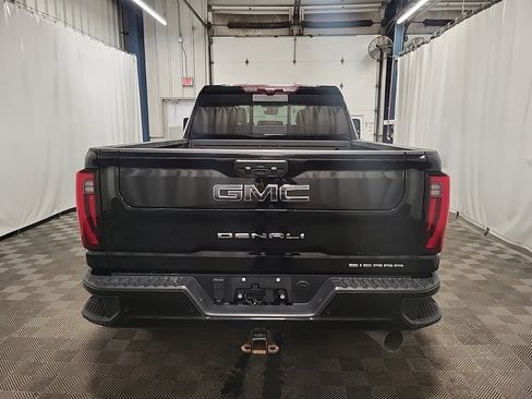 Used 2024 GMC Sierra 2500 Denali Ultimate AWD/4WD image 2
