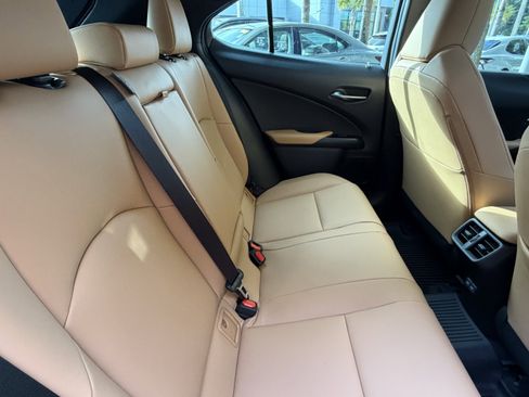 Certified 2026 Lexus UX 300h FWD image 40