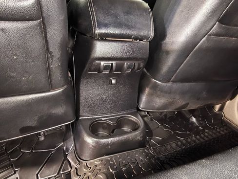 Used 2016 Jeep Wrangler Unlimited Sahara AWD/4WD image 36