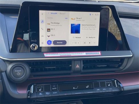 Used 2025 Toyota Prius Plug-In Hybrid image 25