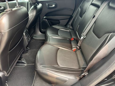 Used 2021 Jeep Compass Latitude image 10