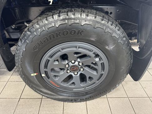 New 2026 Nissan Frontier 4x4 Crew Cab image 13