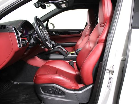 Used 2022 Porsche Cayenne Premium Pkg image 8