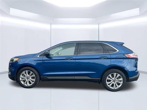 Used 2022 Ford Edge Titanium AWD/4WD image 3