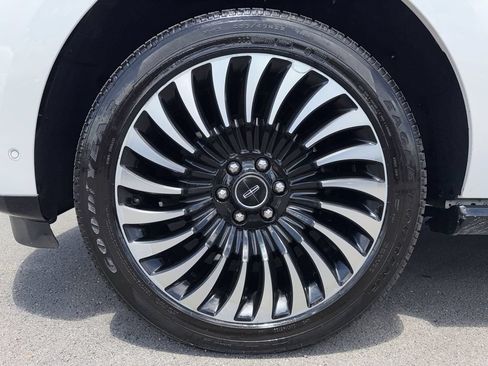 Used 2018 Lincoln Navigator L Black Label w/ Cargo Package AWD/4WD image 19