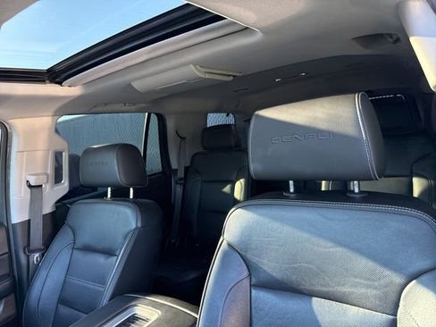 Used 2018 GMC Yukon Denali w/ Denali Ultimate Package image 13