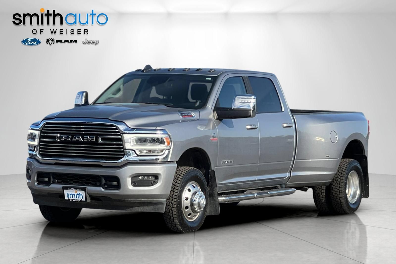 Used 2024 RAM 3500 Laramie w/ Safety Group AWD/4WD image 9