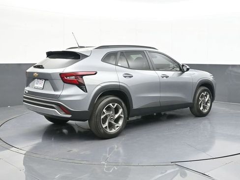 New 2026 Chevrolet Trax LT w/ Driver Confidence Package FWD image 13