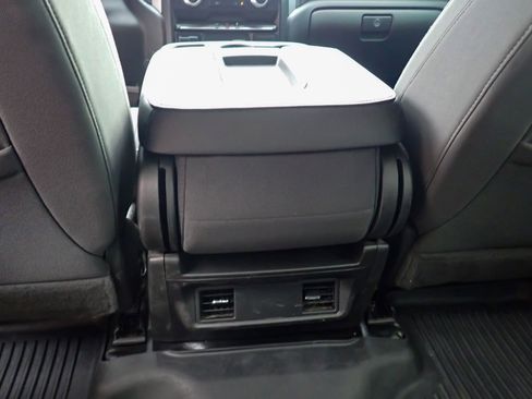 Used 2022 GMC Sierra 3500 SLE w/ Remote Start Package image 16