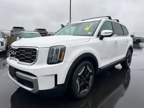 Certified 2023 Kia Telluride S w/ S Sunroof Package image 3