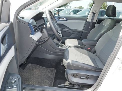Certified 2023 Volkswagen Taos SE w/ Panoramic Sunroof Package AWD/4WD image 13