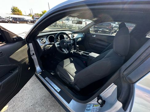 Used 2005 Ford Mustang Coupe image 43