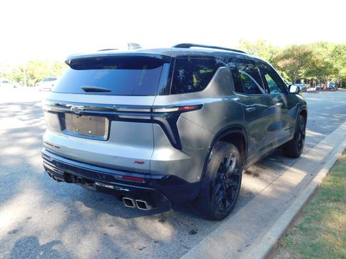 Used 2024 Chevrolet Traverse RS AWD/4WD image 11