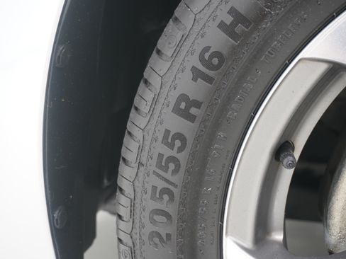 Used 2005 Saturn ION Level 3 w/ Travel Pkg FWD image 22
