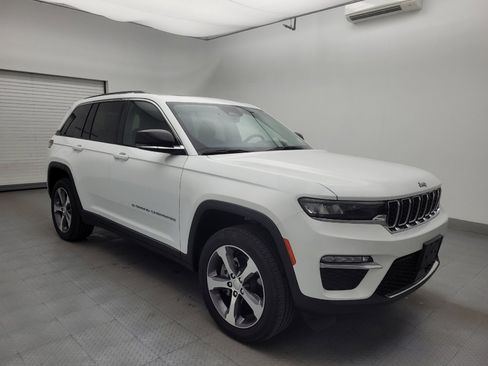 Used 2022 Jeep Grand Cherokee Limited 4xe image 13