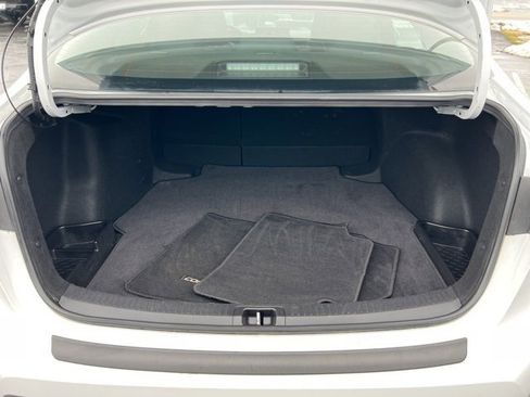 Used 2024 Toyota Corolla LE image 28