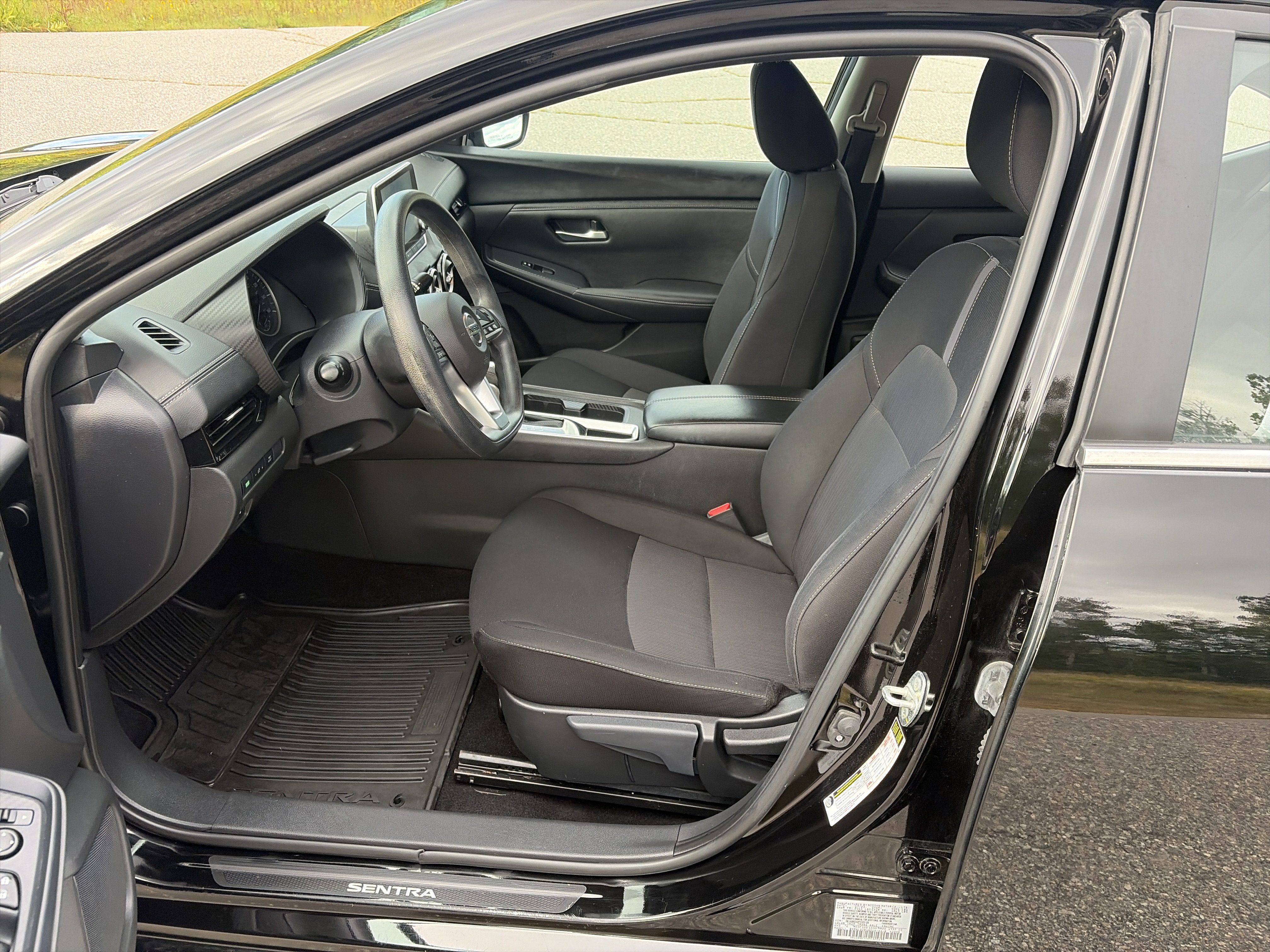 Certified 2023 Nissan Sentra SV w/ Trunk Package FWD image 16