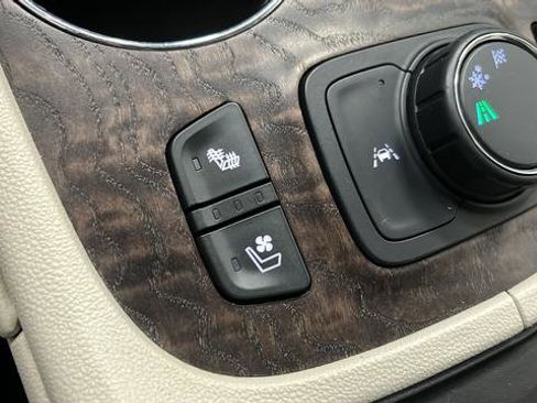 Used 2020 GMC Acadia Denali image 22