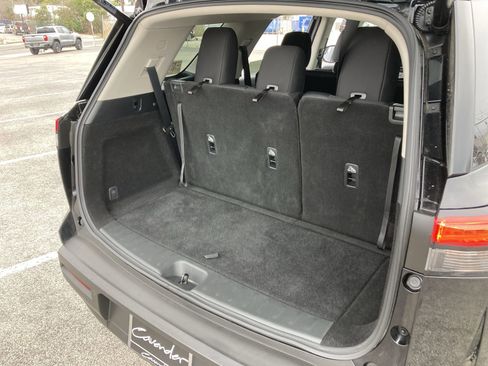 Used 2025 Nissan Pathfinder SV image 22