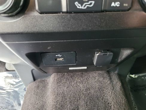 Used 2018 Ford F150 XLT RWD image 24