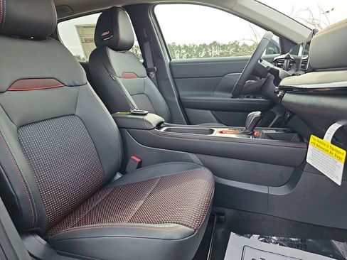 New 2026 Nissan Kicks SR w/ SR Premium Package FWD image 13