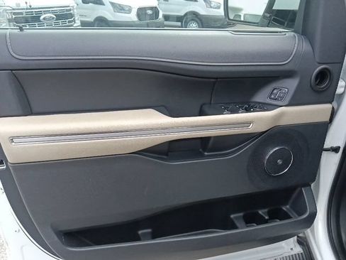 Used 2024 Ford Expedition Limited RWD image 11