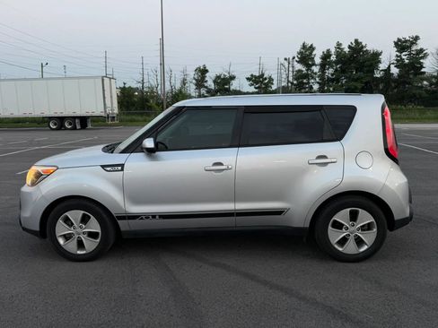 Used 2016 Kia Soul FWD image 8