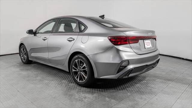 Used 2024 Kia Forte LXS FWD image 4