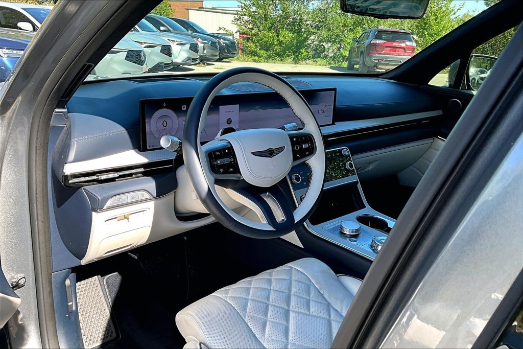 Used 2025 Genesis GV80 3.5T Prestige AWD/4WD image 15
