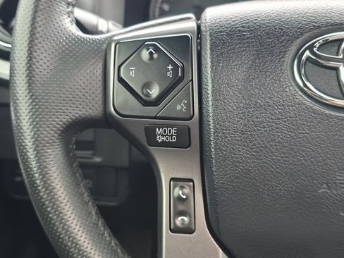 Certified 2019 Toyota Tacoma TRD Off-Road AWD/4WD image 34