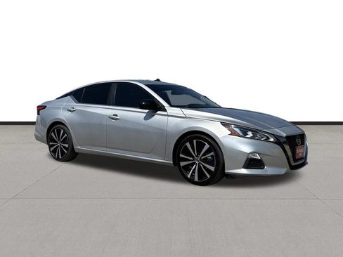 Used 2022 Nissan Altima 2.5 SR FWD image 3
