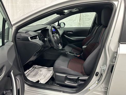 Used 2025 Toyota Corolla SE image 10