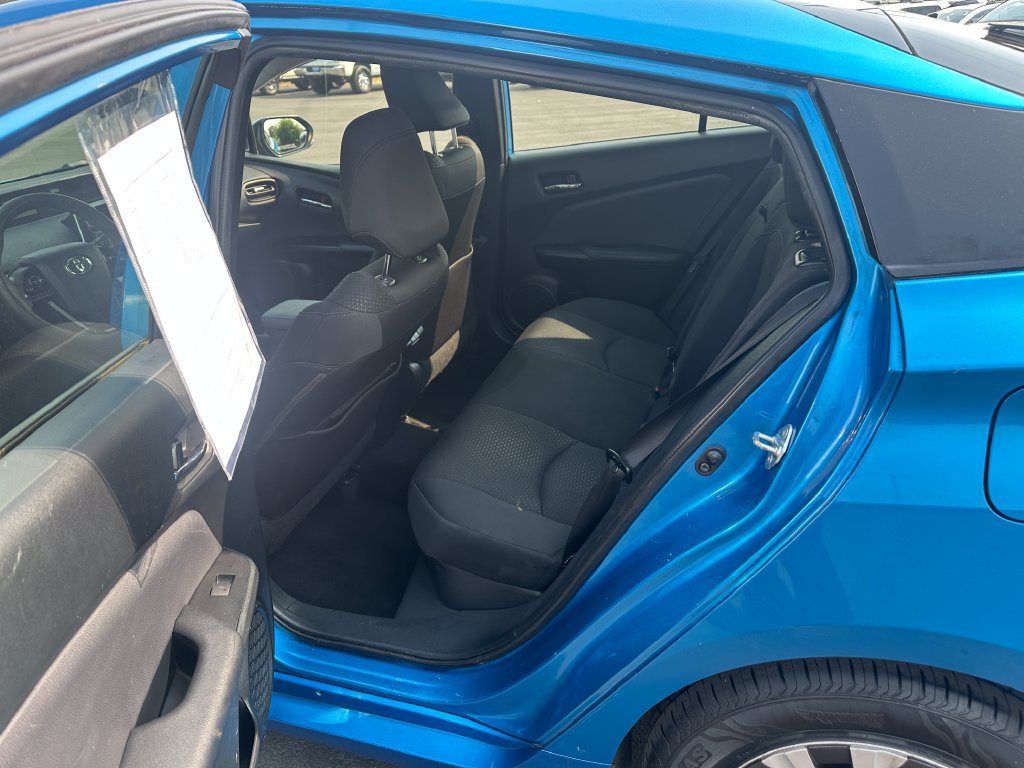 Used 2022 Toyota Prius LE AWD/4WD image 14