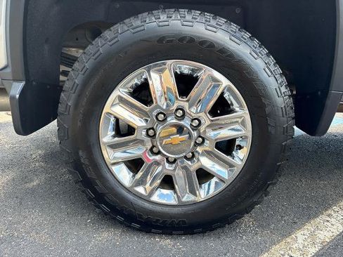 Used 2026 Chevrolet Silverado 2500 High Country w/ High Country Premium Package AWD/4WD image 15