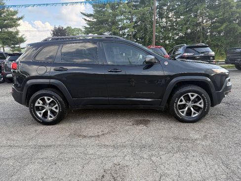 Used 2016 Jeep Cherokee Trailhawk w/ Cold Weather Group AWD/4WD image 4