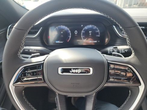 New 2025 Jeep Grand Cherokee L Overland w/ Luxury Tech Group IV image 19