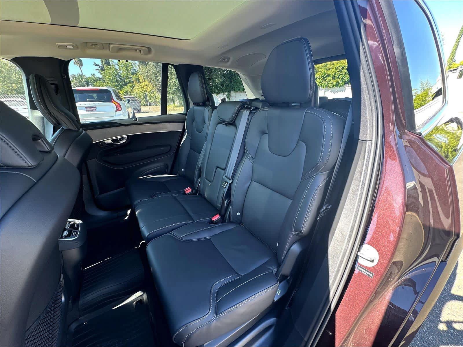 New 2026 Volvo XC90 B5 Ultra w/ Protection Package AWD/4WD image 12