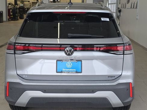 New 2026 Volkswagen Tiguan SE image 10