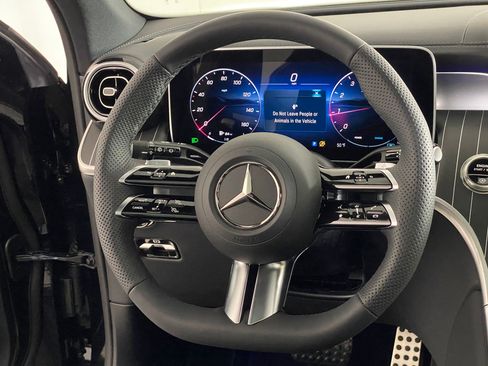 Used 2026 Mercedes-Benz GLC 300 4MATIC image 17