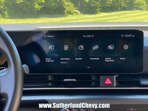 Used 2025 Kia Carnival FWD image 21